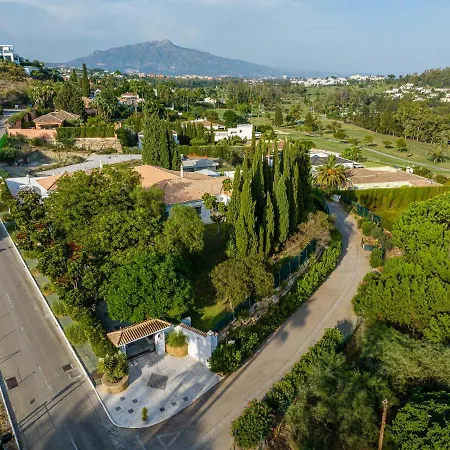 Villa Vacation Marbella I Ballesteros, Near Golf Courses, Private Pool And Gigantic Garden Estepona