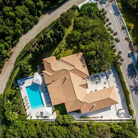 Vacation Marbella I Ballesteros, Near Golf Courses, Private Pool And Gigantic Garden Villa Estepona