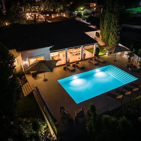 Villa Vacation Marbella I Ballesteros, Near Golf Courses, Private Pool And Gigantic Garden Estepona